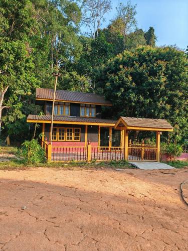 Doi Saket House | House in the Forest Doisaket