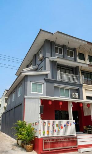 Racha Thewa Apartment | Hugg daily airport 1