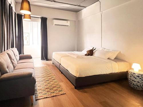 Prawet Hostel | Human Touch Room - Soulful Bangkok Hideout