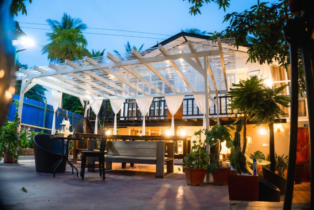 Luang Prabang Hostel | Isano Nomad Hostel