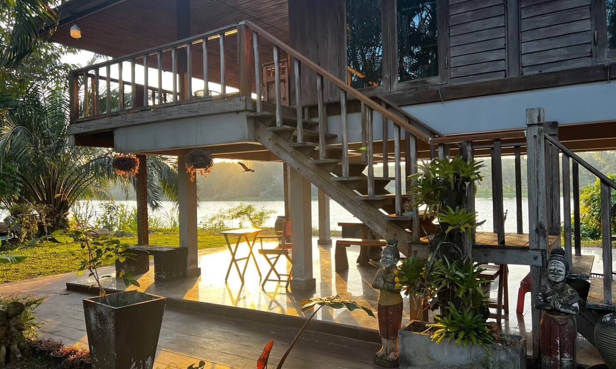 Phunphin House | Jiratara Riverside Homestay - Entire home up to 4 guests