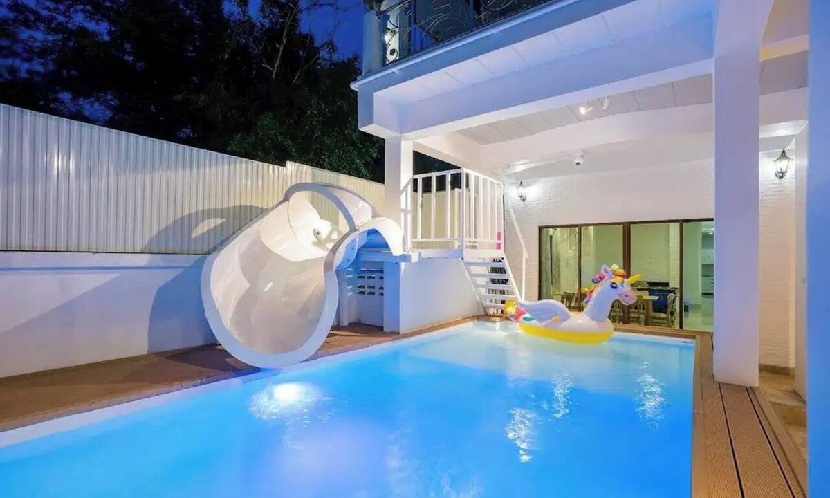 Huai Yai House | Jomtien 6BR Pool Villa · 210 meters to the Beach