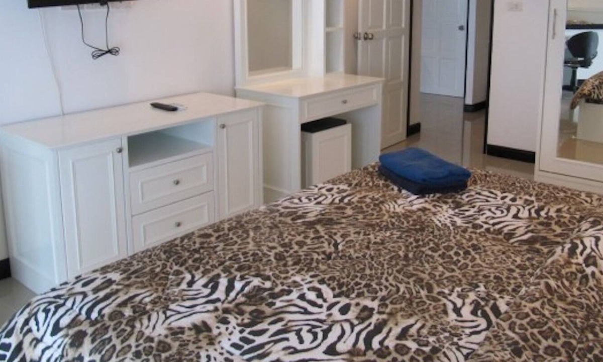 South Pattaya Condo | Jomtien Beach Condominium Jbc A3 Floor 12 Room 27/28