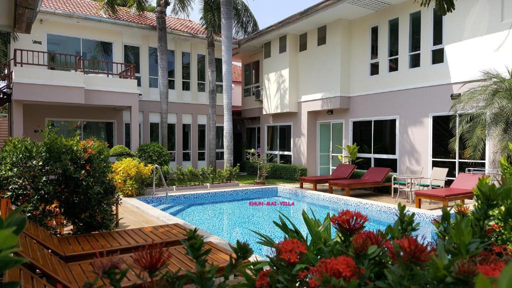 Na Kluea Villa | Khun Mai Villa