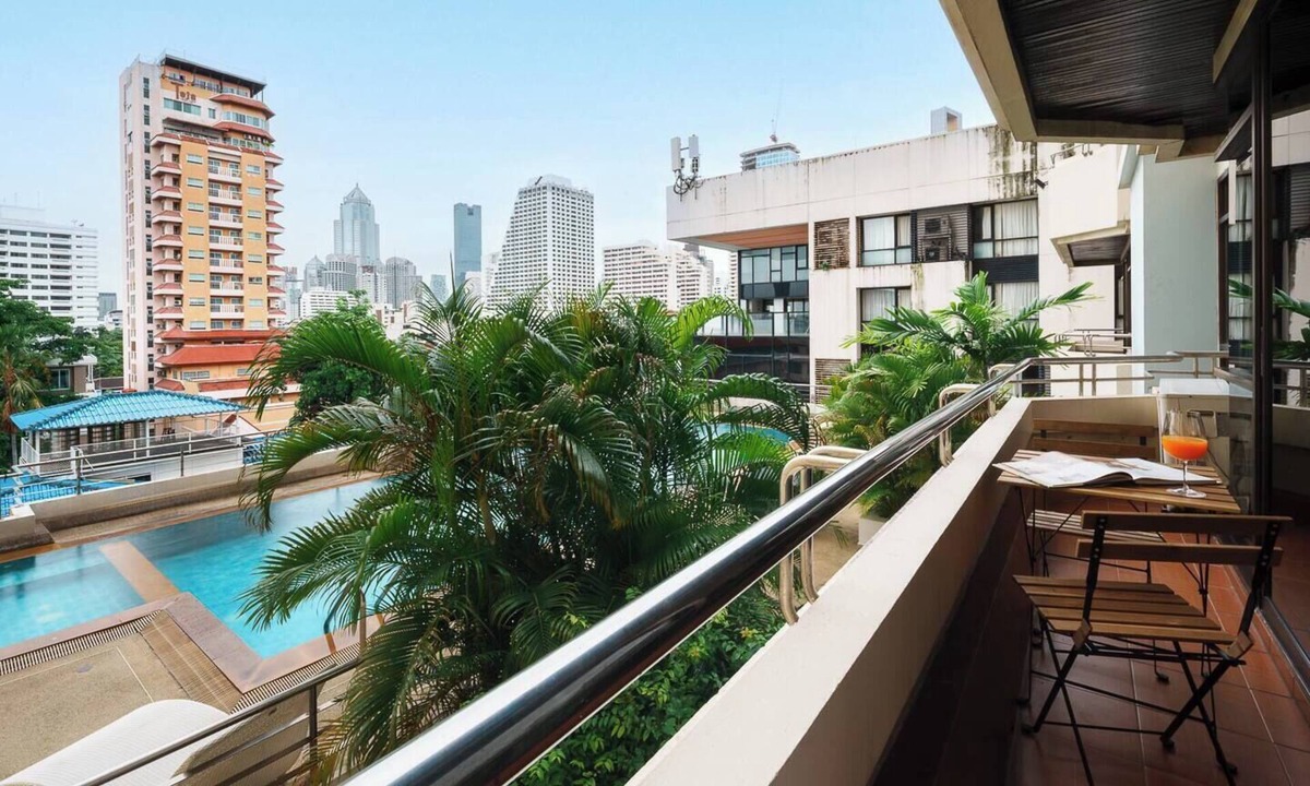 Nana Apartment | King Bed, Park, BTS 5min | Free Parking, Fast WiFi