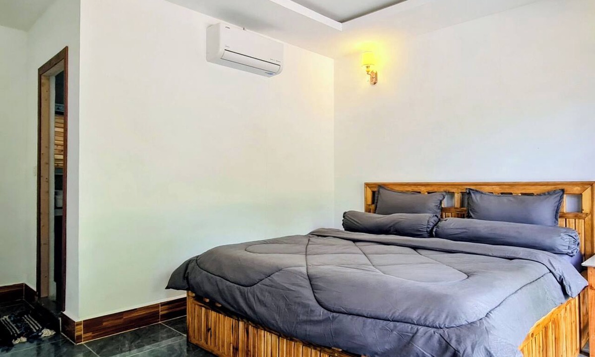 Koh Rong Bed & Breakfast | Koh Rong Lagoon Bar And Restaurant