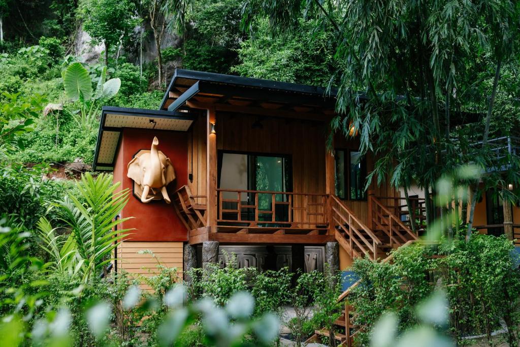 Ao Luek Cabin | KRABI Laydaman Art Homestay