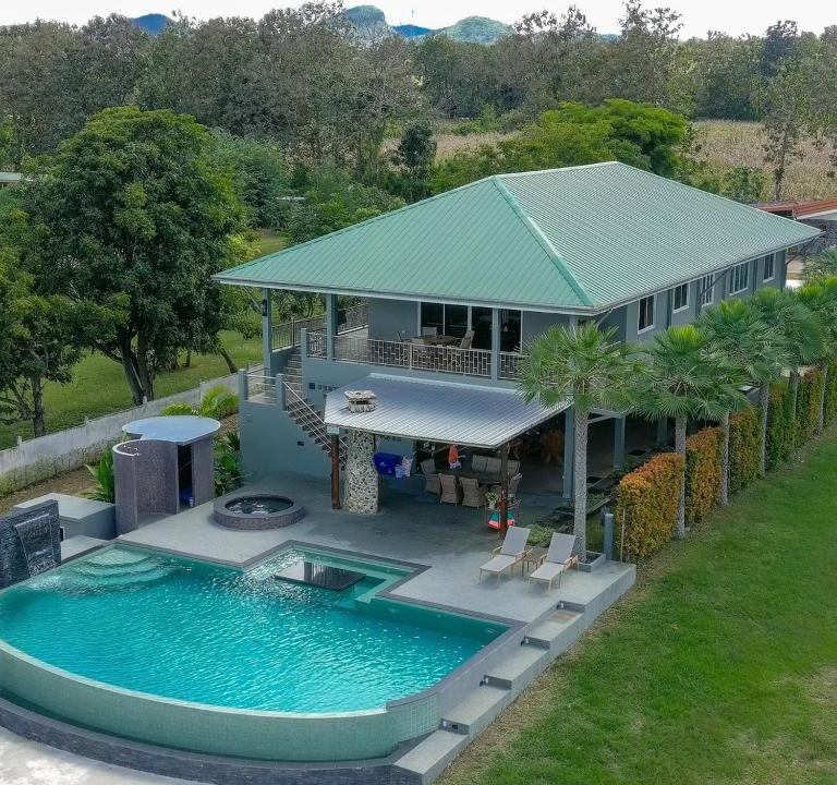 Si Sawat Villa | La Casa del Lago Kanchanaburi