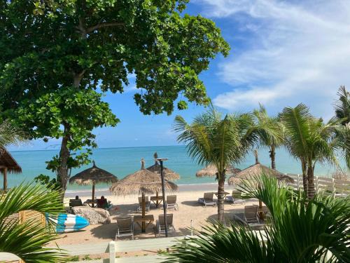 Khanom Resort | Le Petit Saint Tropez Beach Resort Khanom