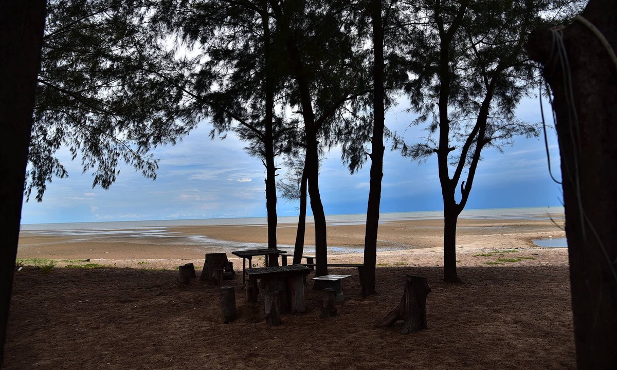 Kui Buri Hotel | Little Home Beach