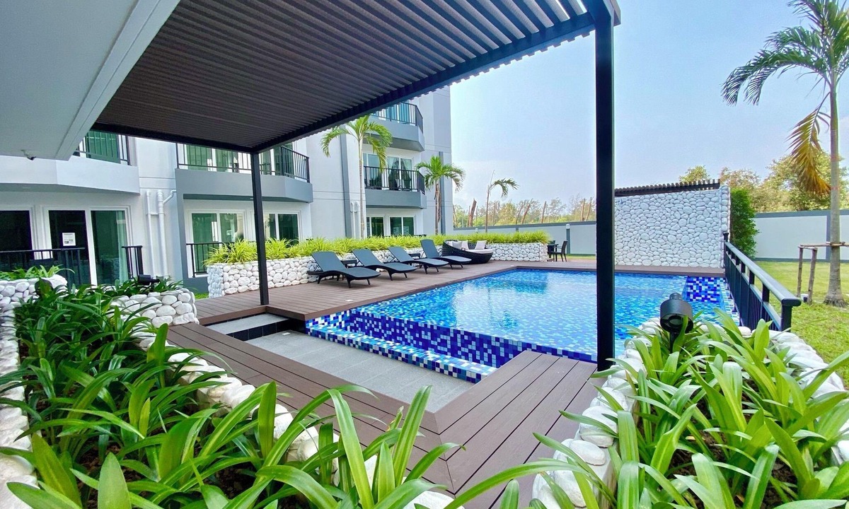 Kram Condo | Lovely 3 bdrm for family of 5 people near the beach, pools, fitness and garden
