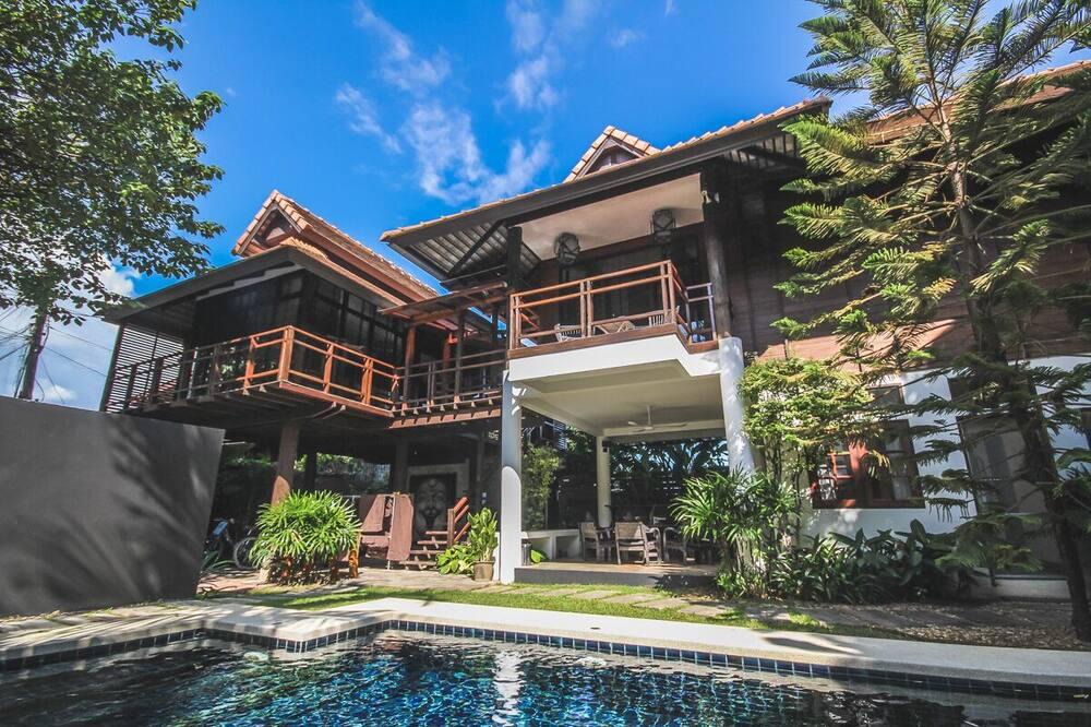 Sri Phum Villa | Luxury 5 Bedroom Chiang Mai Villa