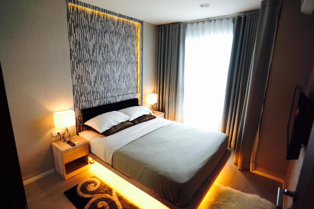 Thung Maha Mek Apartment | Luxury Apartment near Downtown (Pick-up Service)