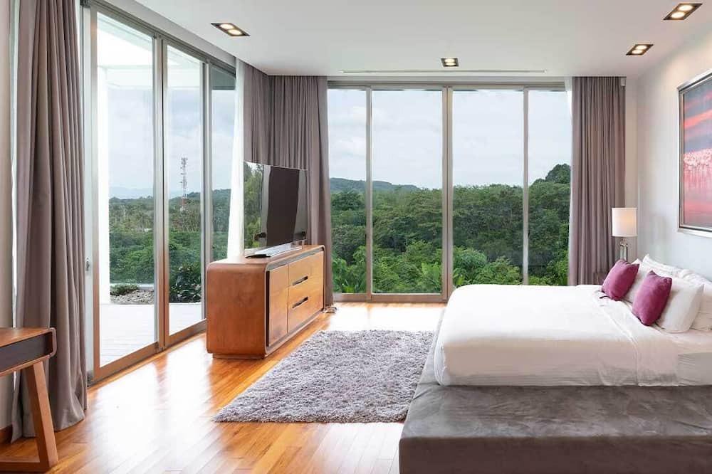 Pa Klok Villa | Luxury Seaview Villa in Phuket - 4 Bedrooms, Pet friendly