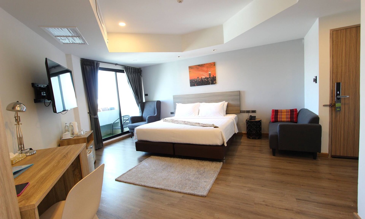 Nuea Mueang Hotel | M Grand Hotel Roiet