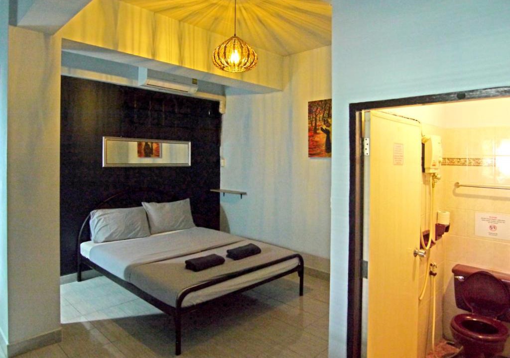 Wat Sam Phraya House | Mam's House Khaosan
