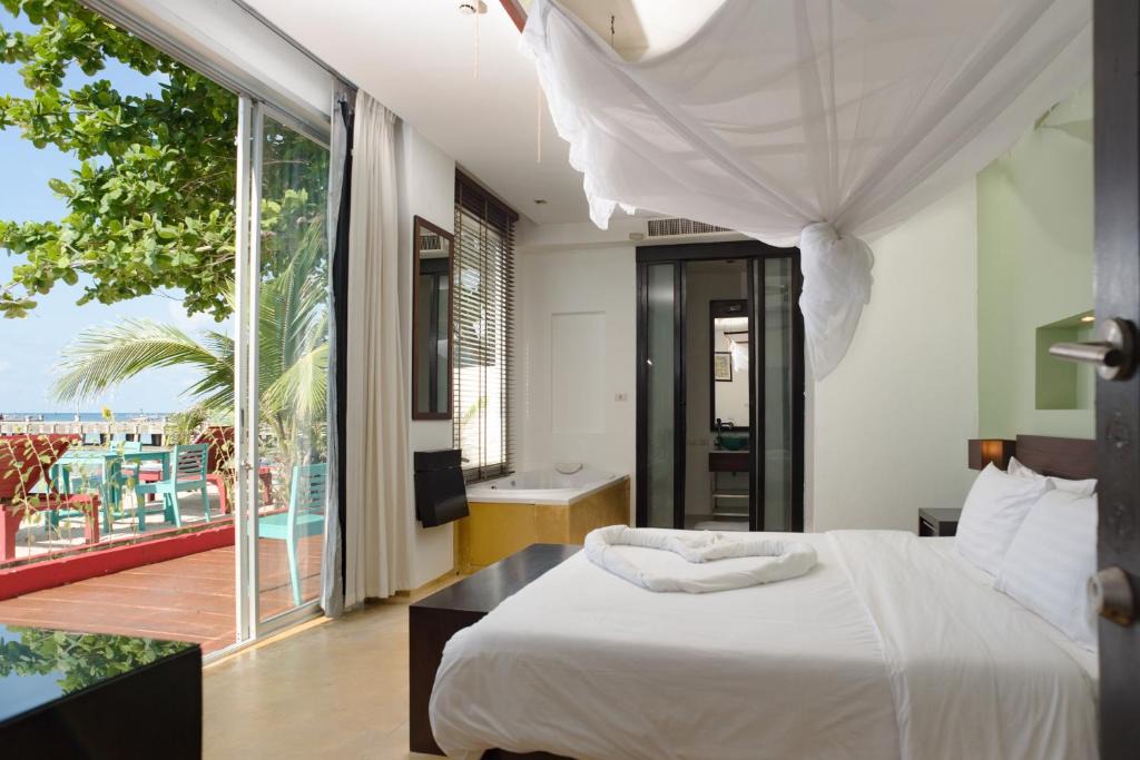 Chaloklum Hotel | Mandalai Hotel
