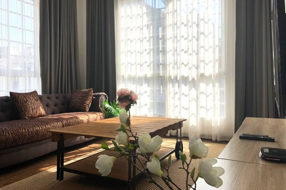 Phra Khanong Nuea House | ☆ Max12 persons☆7-10 mins from BTS Phrakanong ,WIFI, StreetFood