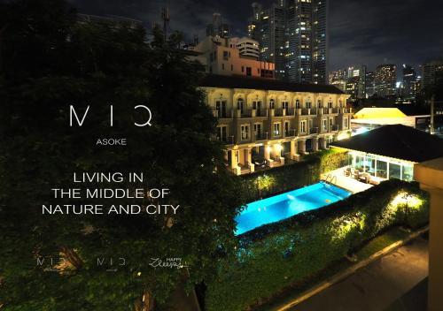 Bangkok Central Business District Villa | MIQ 808 Designer Townhouse Asok BTS - Entire 3 Bedroom with Pool - Sleeps 16 Guests