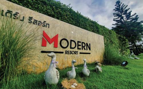 Phichit Resort | Modern Resort