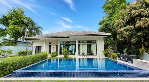 Choeng Thale House | MYSA 3bed Pool Villa Near Central Phuket Bang Tao