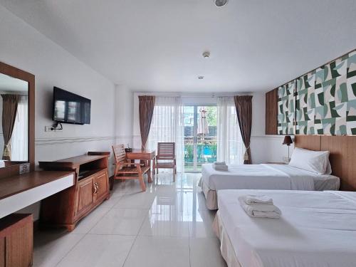 North Pattaya Hotel | Nanthana Villa