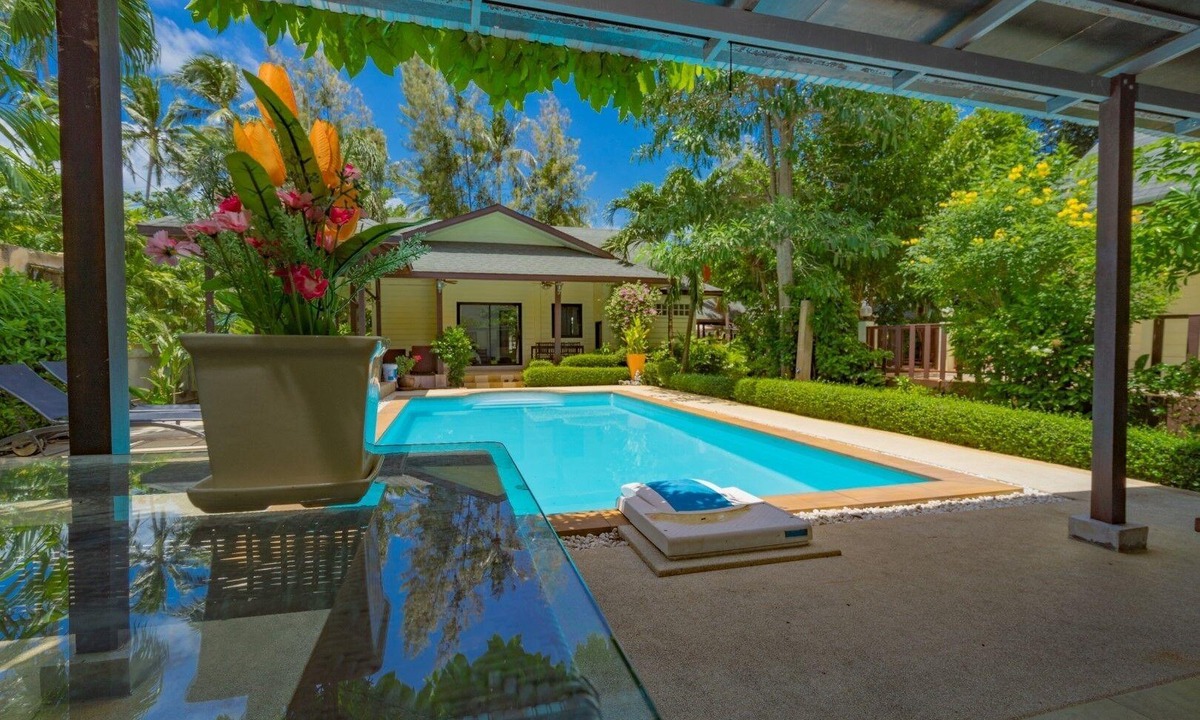 Hua Thanon Villa | Natien Beach Villa (Near Lamai)