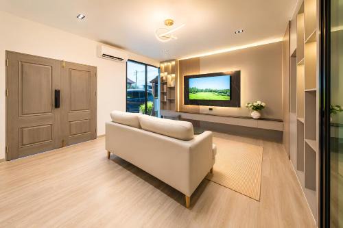 Chiang Mai Villa | NEW HOUSE Entire, Near Night Bazar Chiangmai