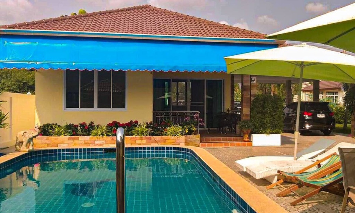 Rayong House | Newly built guest house directly at the pool