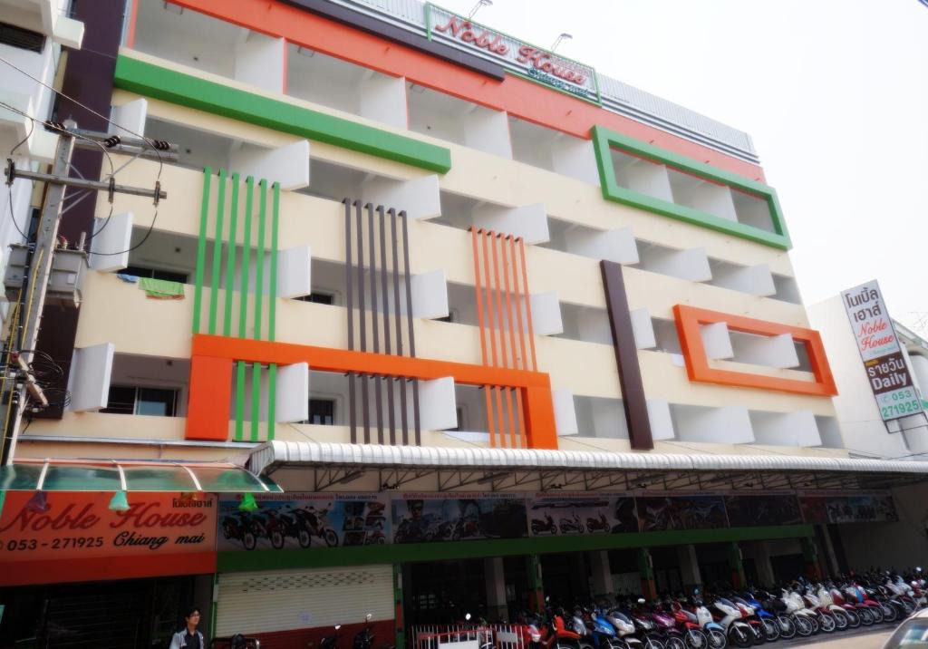 Wua Lai Hostel | Noble House Chiangmai