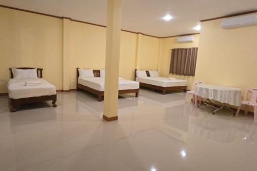 Don Khon House | Nongsak Riverside Guesthouse & Nongsak Guesthouse