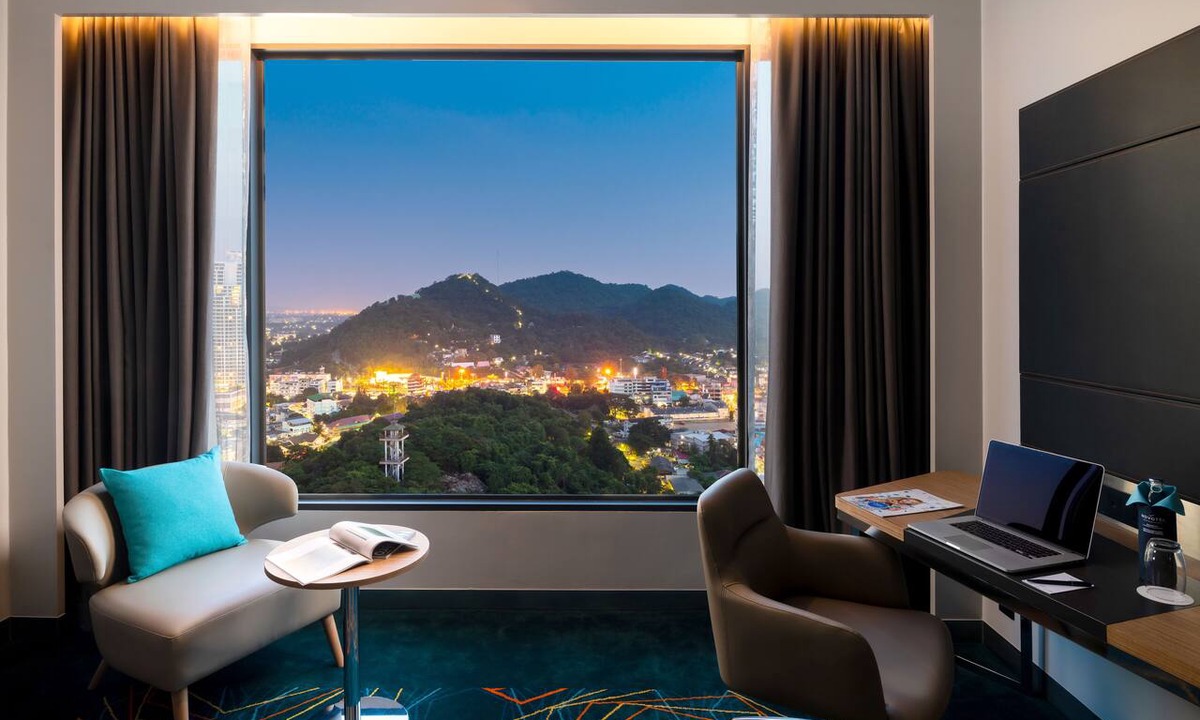 Tha Thaewawong Hotel | Novotel Marina Sriracha