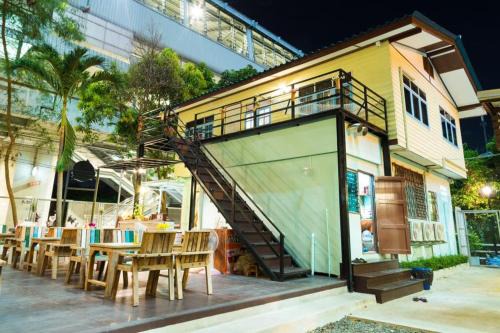 Hostel | Prawet
