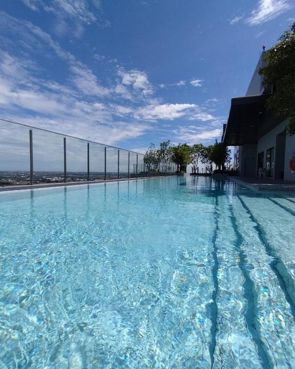 Khlong Nung Apartment | One bedroom condo with rooftop pool