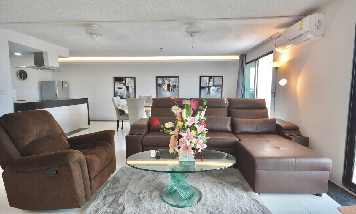 South Pattaya Apartment | One-Bedroom Sea-View Condo, 17th Floor – Angket, Jomtien