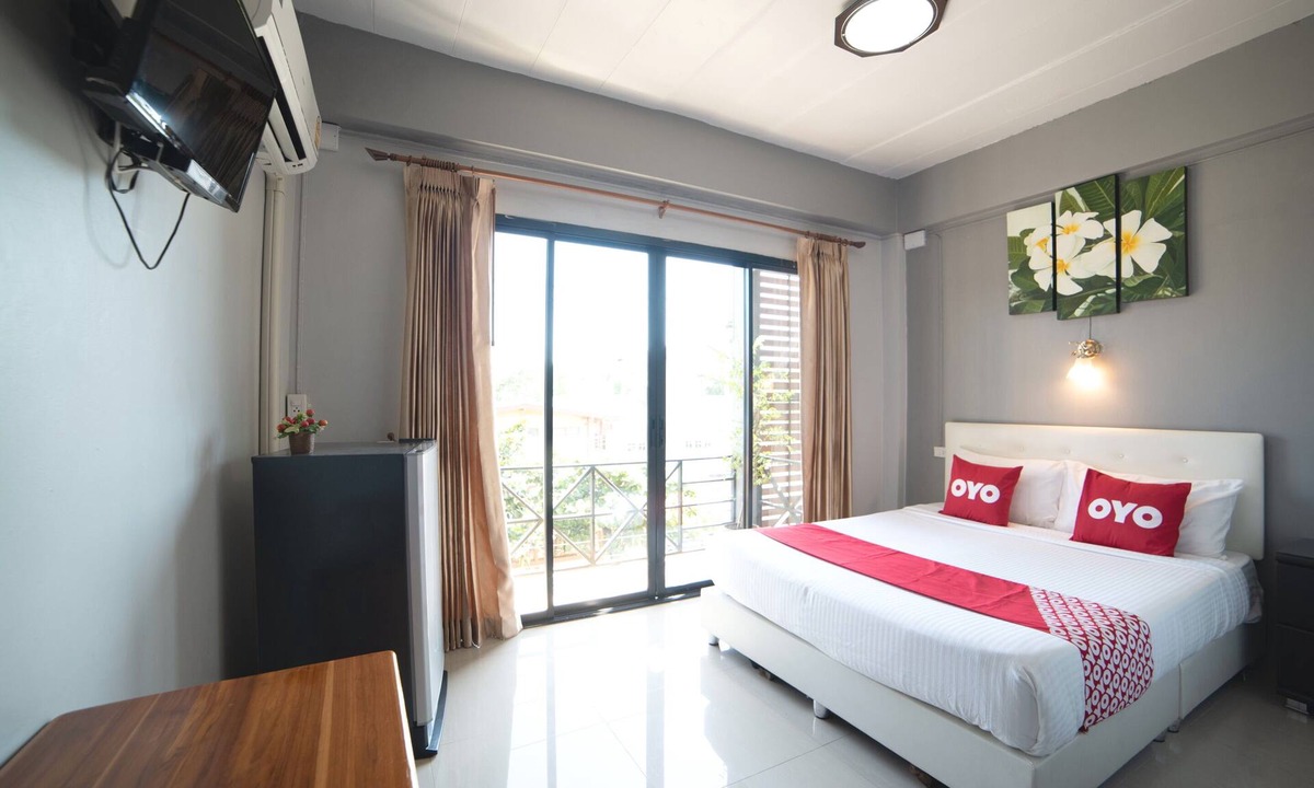 Lumphli Hotel | OYO 465 Krung Kao Traveller Lodge
