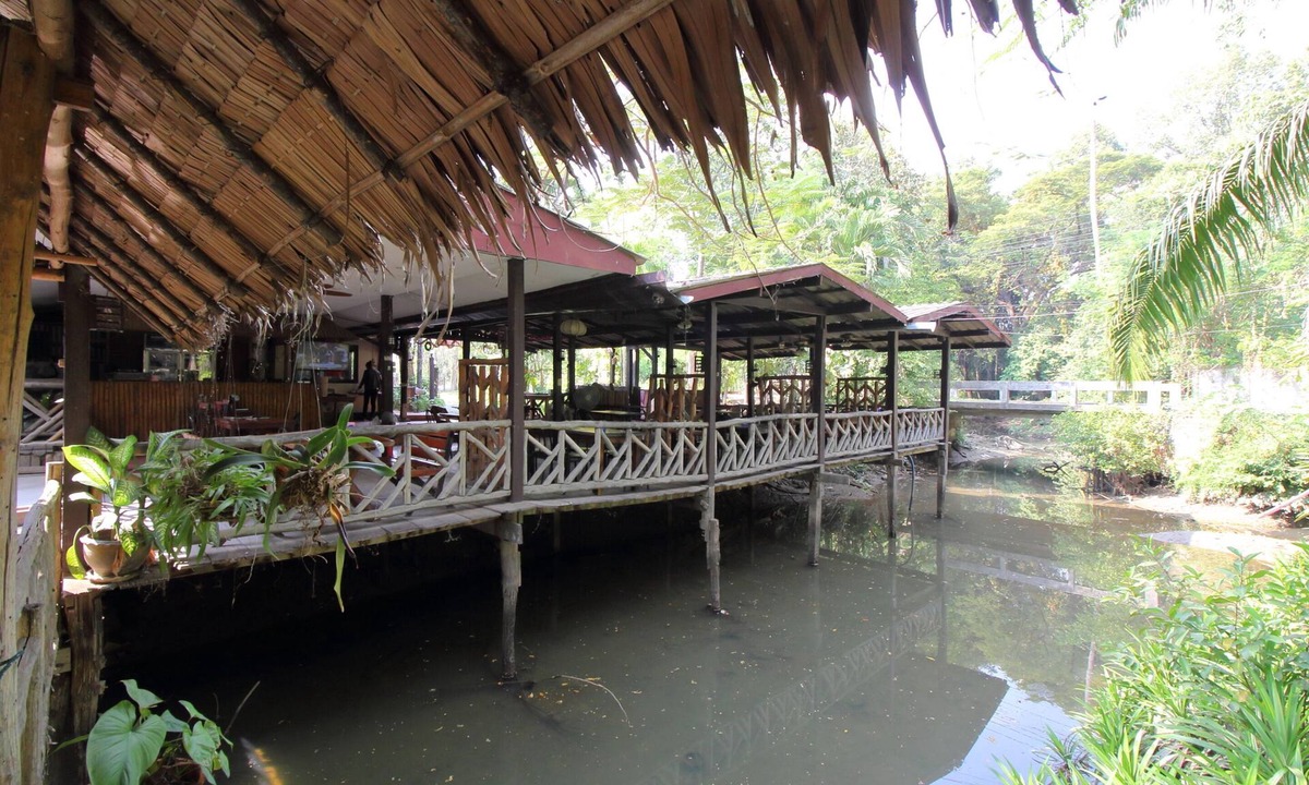 Kamphaeng Saen Hotel | OYO 476 Ban Rimnam Resort