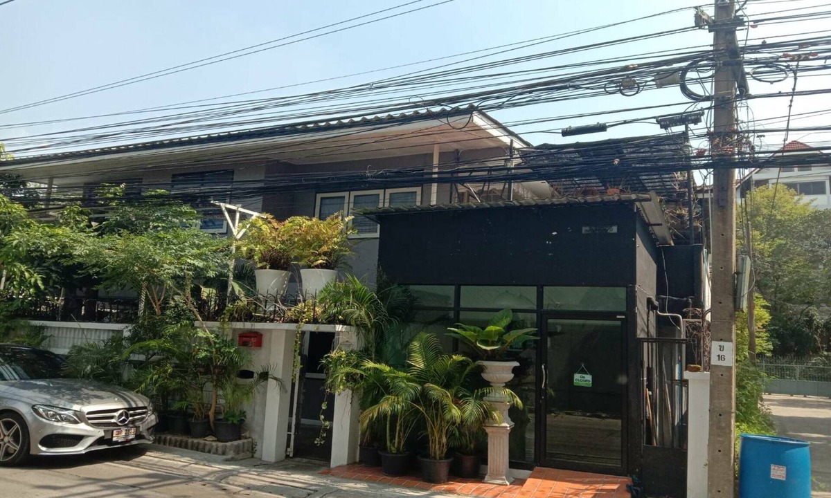 Lat Yao House | OYO 857 42 Loft Bed and Breakfast