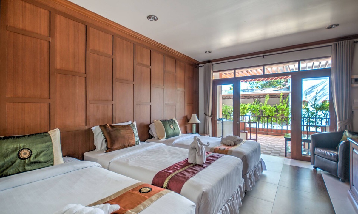 Pak Nam Pran Hotel | Palm Beach Resort
