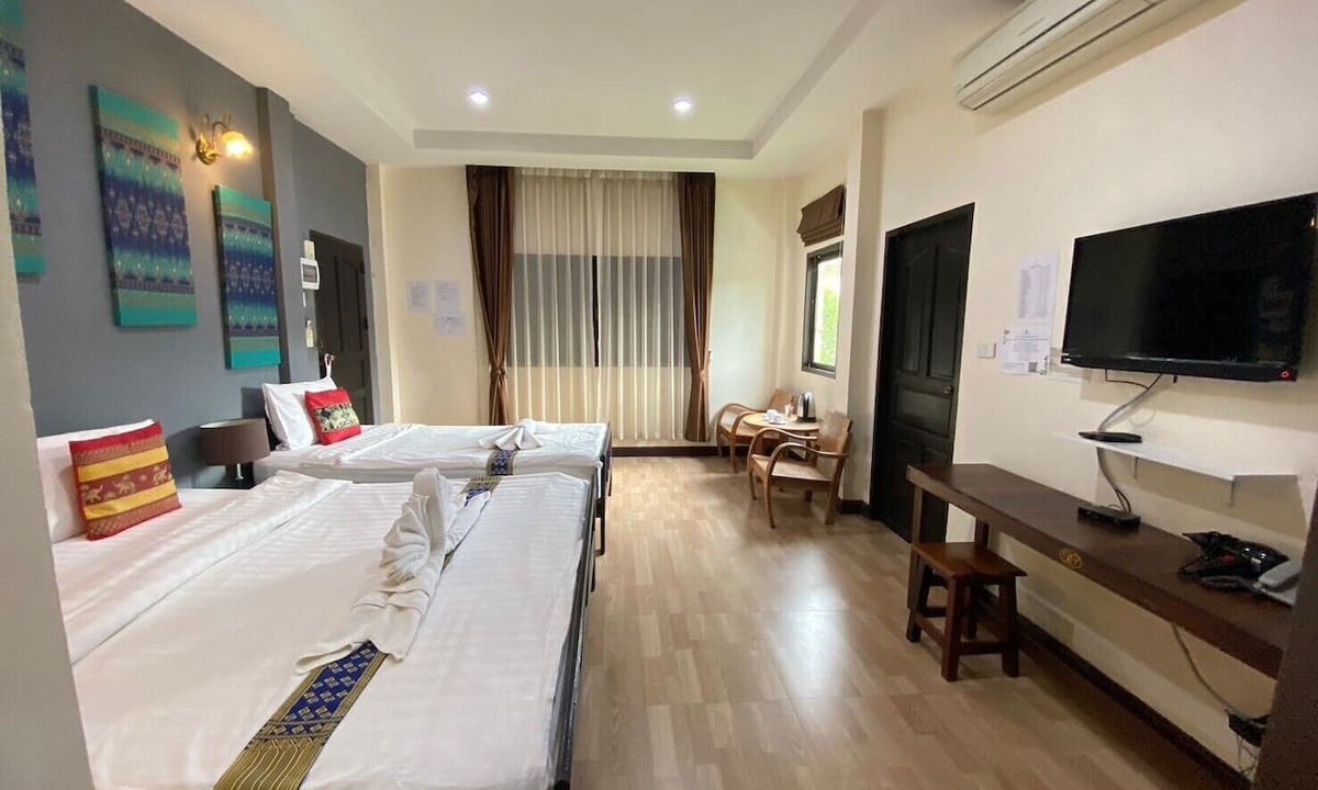 Nong Khai Hotel | Park & Pool Resort