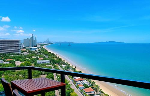 South Pattaya Apartment | Pattaya Seaview Beachfront Skypool Copacabana Jomtien Condo
