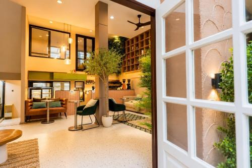 Asoke Hostel | Pawtel