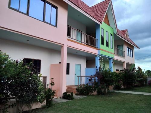 Khun Han Resort | Peace Pool Resort