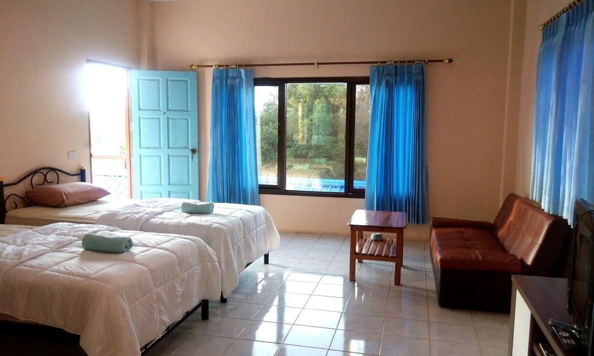 Khun Han Hotel | Peace Pool Resort