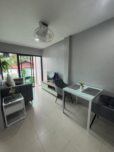 Mae Nam Apartment | Petite Oasis