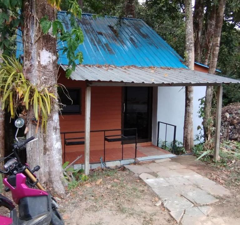 Ko Chang House | Phen's House RiverSide Restaurant