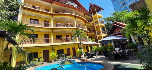 Pratumnak Hill Apartment | Phratamnak Inn - 100 meter from Beach