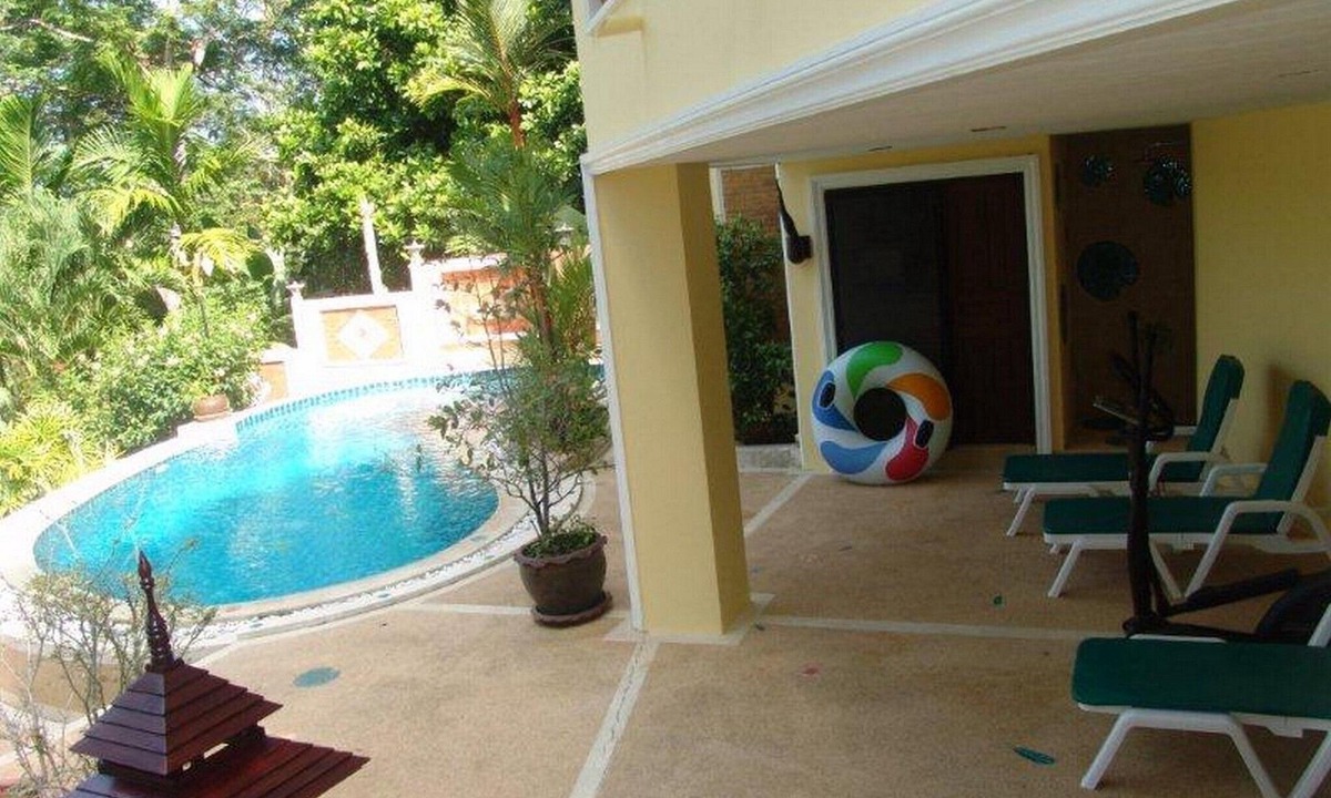 Ban Sakhu Villa | Phuket: Ferienhaus mit Pool & tropischen Garten nahe vom Strand
