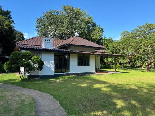 Wat Ket Villa | Ping Riverfront Luxury Villa w3 Acre Private Lawn and River view