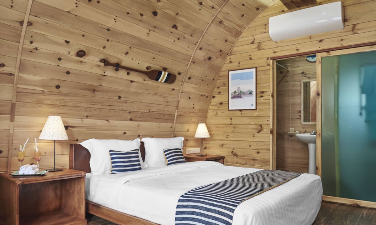 Sihanoukville City Centre Hotel | Pod Village by Independence Hotels